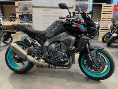 YAMAHA MT-10