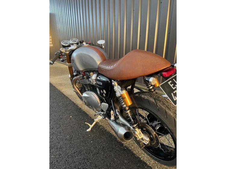 TRIUMPH THRUXTON 1200 R