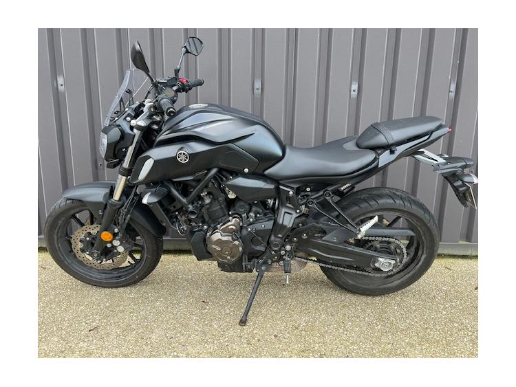 YAMAHA MT-07